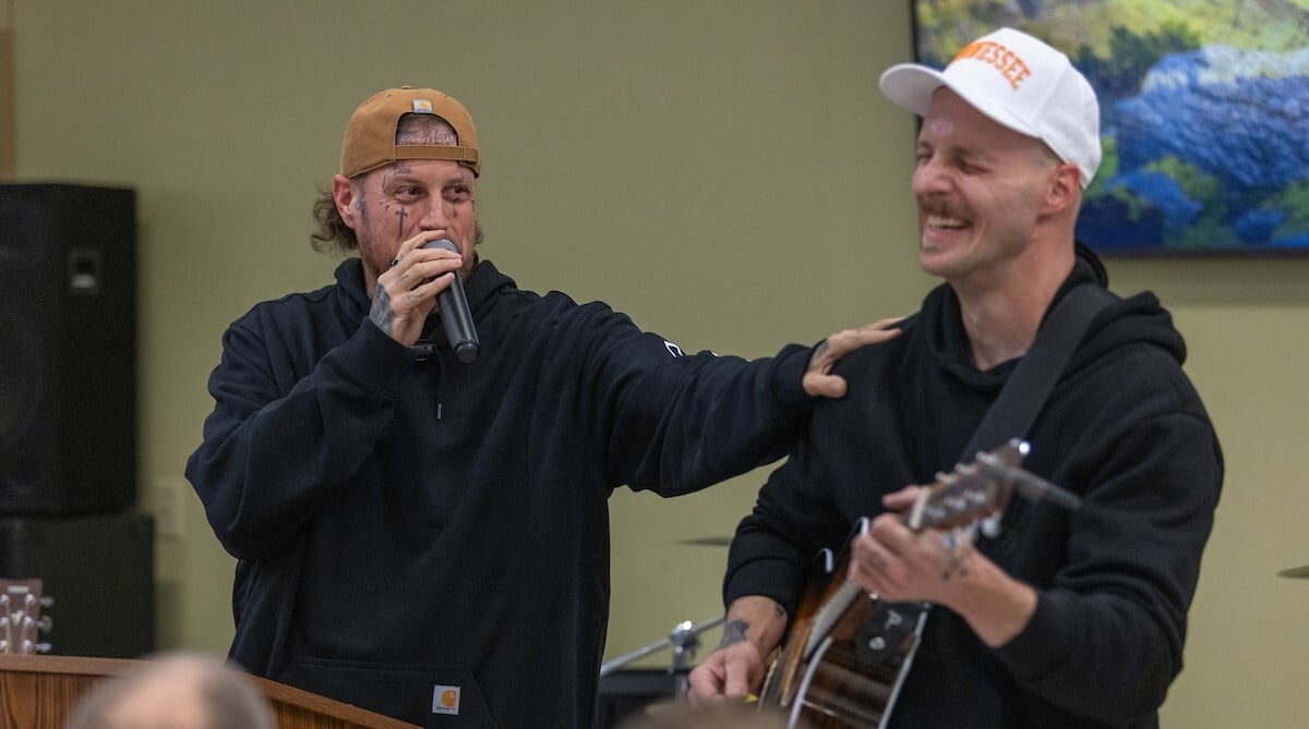 Jelly Roll with Guitarist